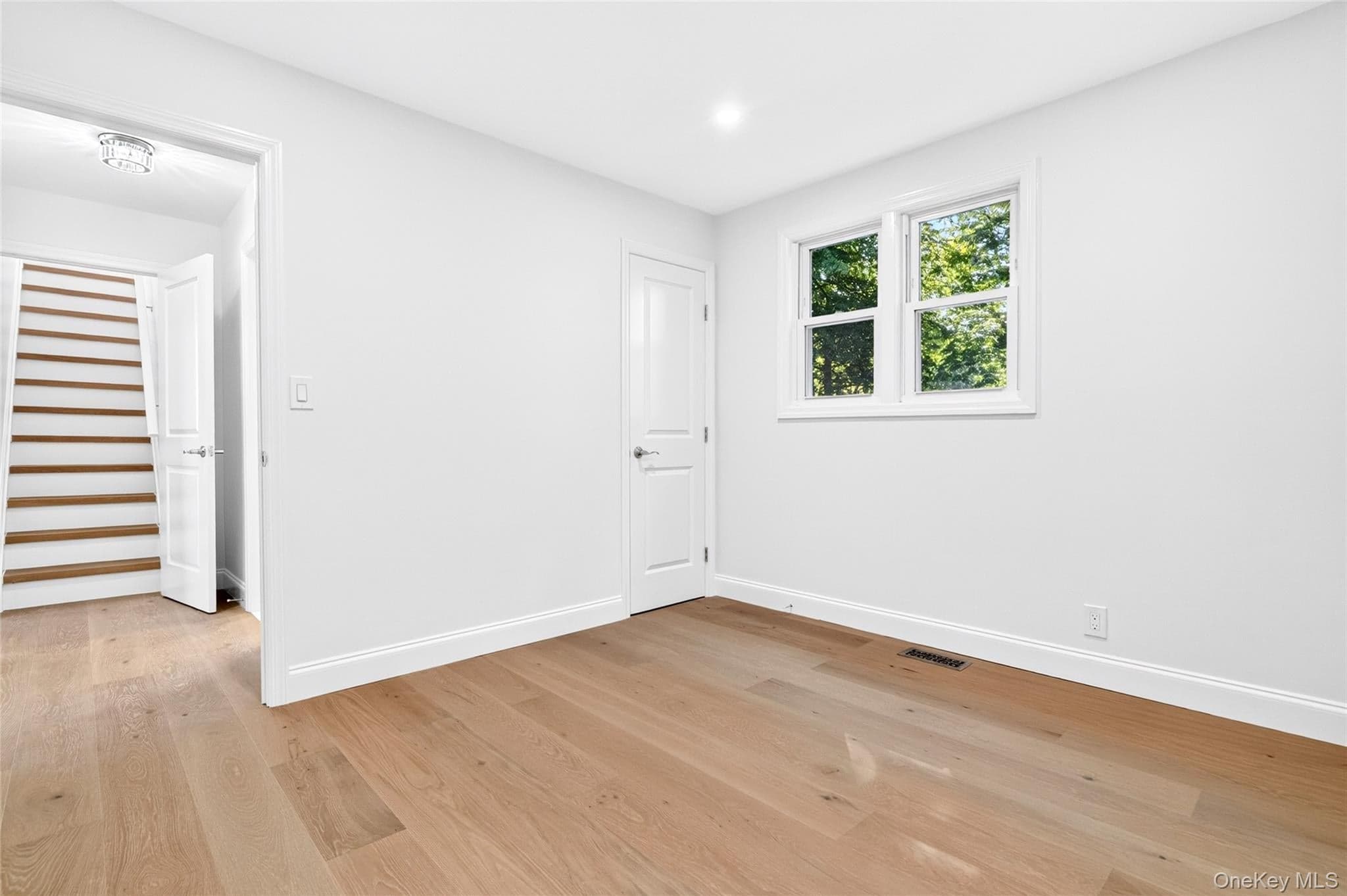 16 Saratoga Road thumbnail 16