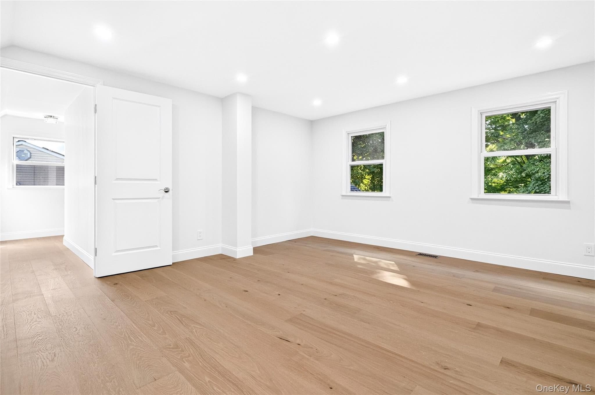 16 Saratoga Road thumbnail 25