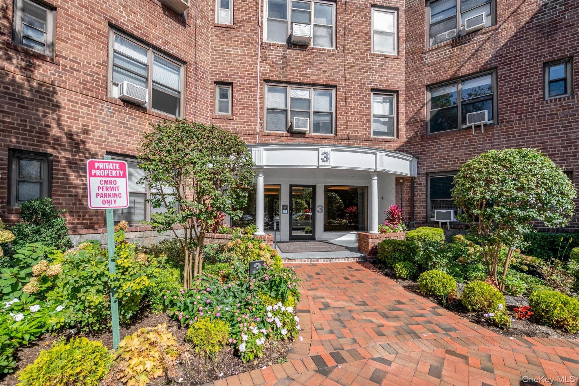 3 Townhouse Place Unit: 3A, Great Neck