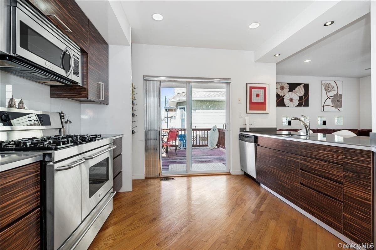 17 New York Avenue Unit: House thumbnail 11