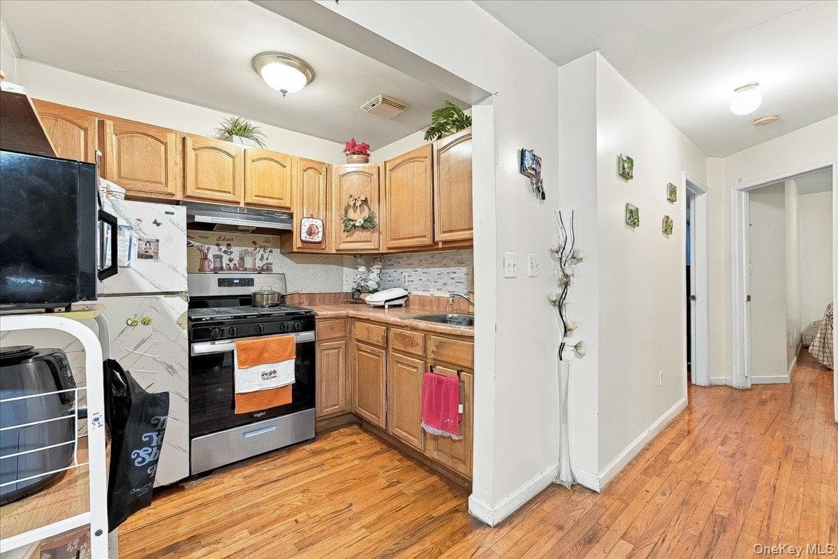 1174 Union Avenue thumbnail 19
