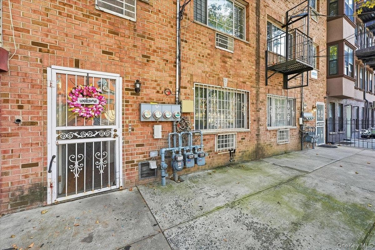 1174 Union Avenue thumbnail 2