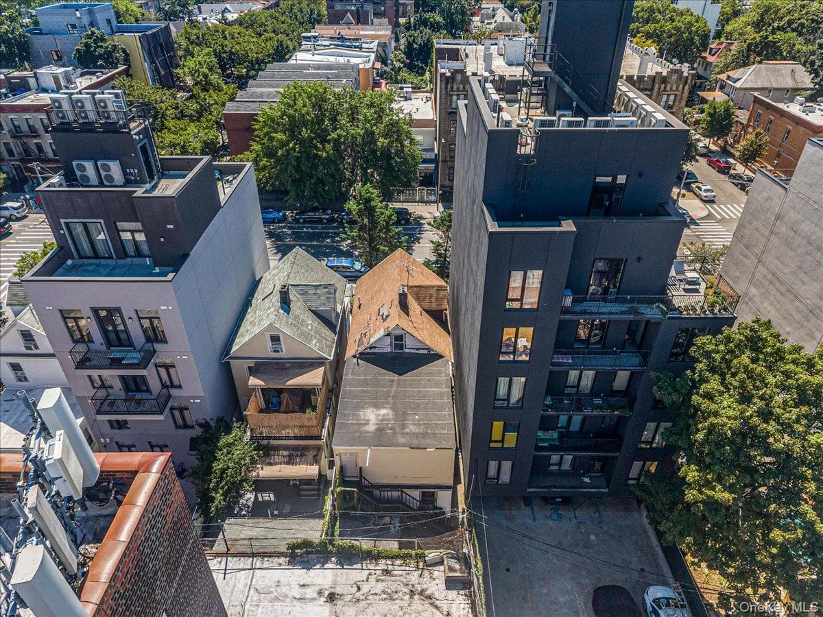 2811 Clarendon Road thumbnail 10