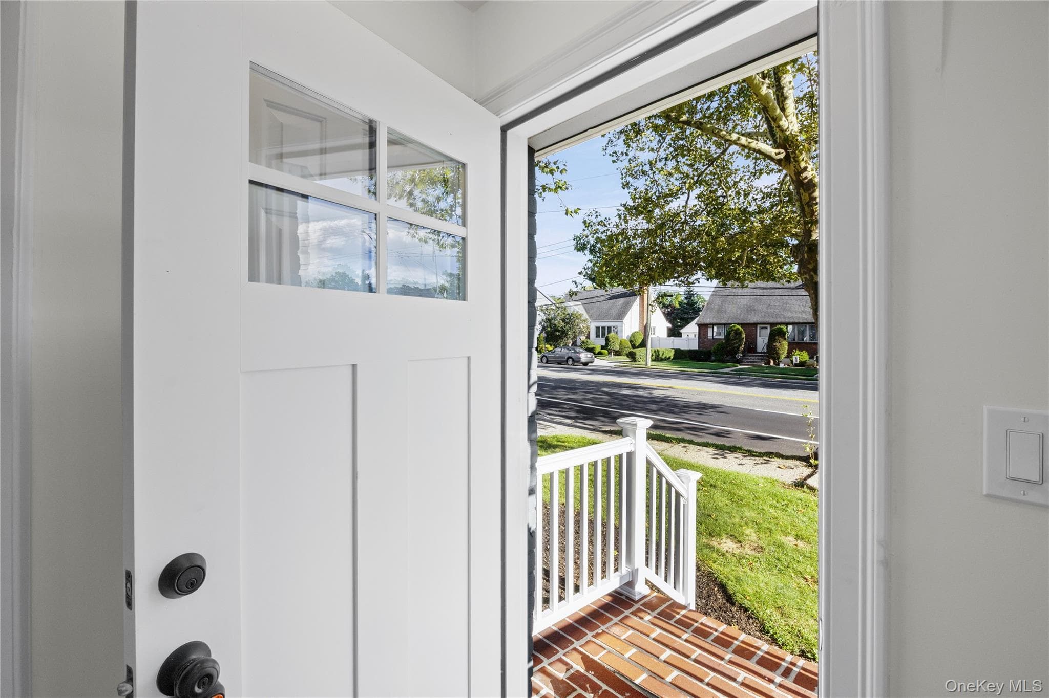 843 Jerusalem Avenue thumbnail 3