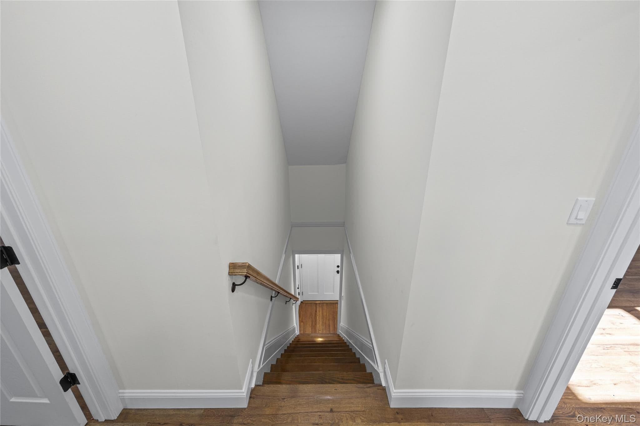 843 Jerusalem Avenue thumbnail 16