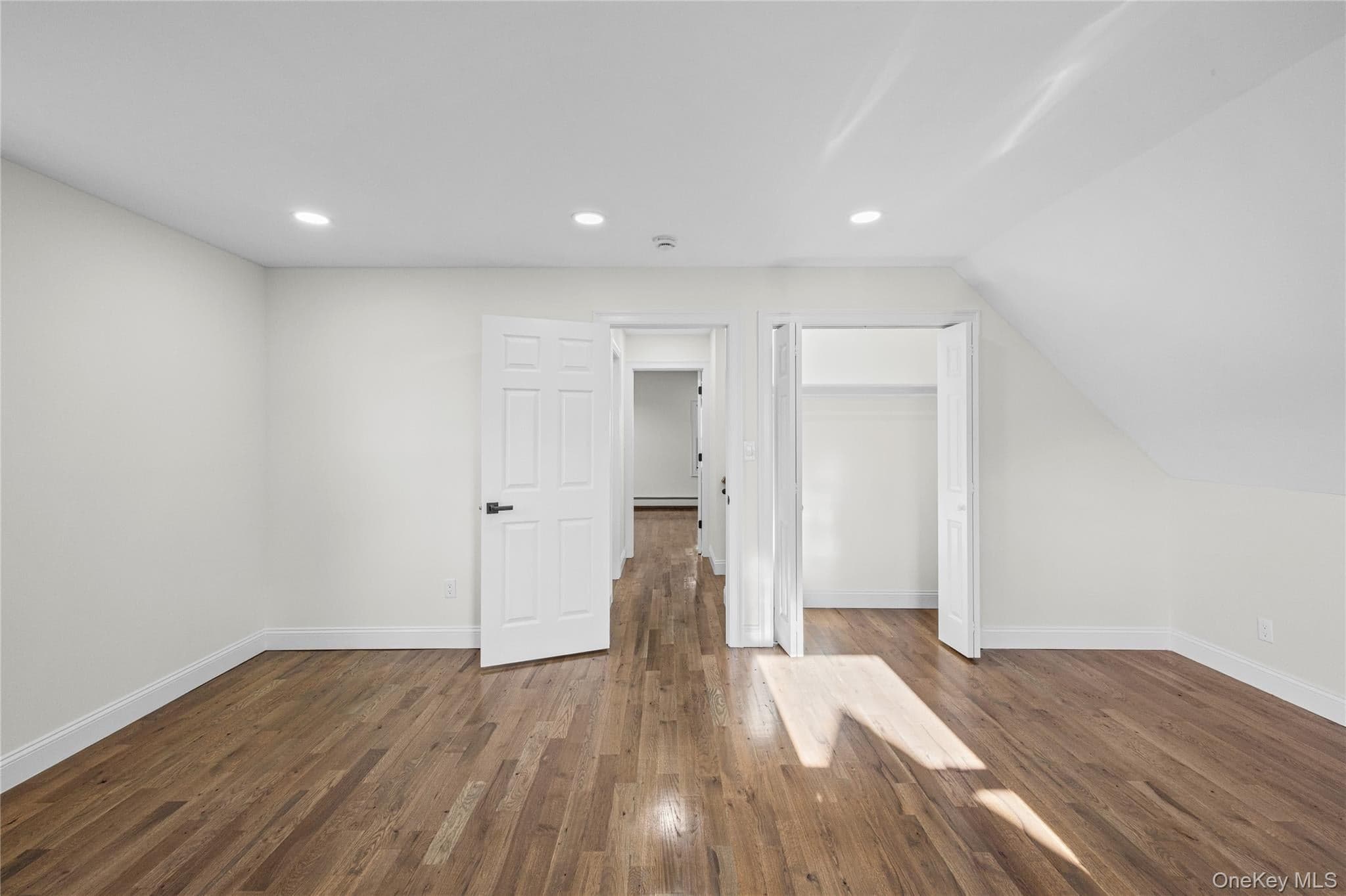 843 Jerusalem Avenue thumbnail 30