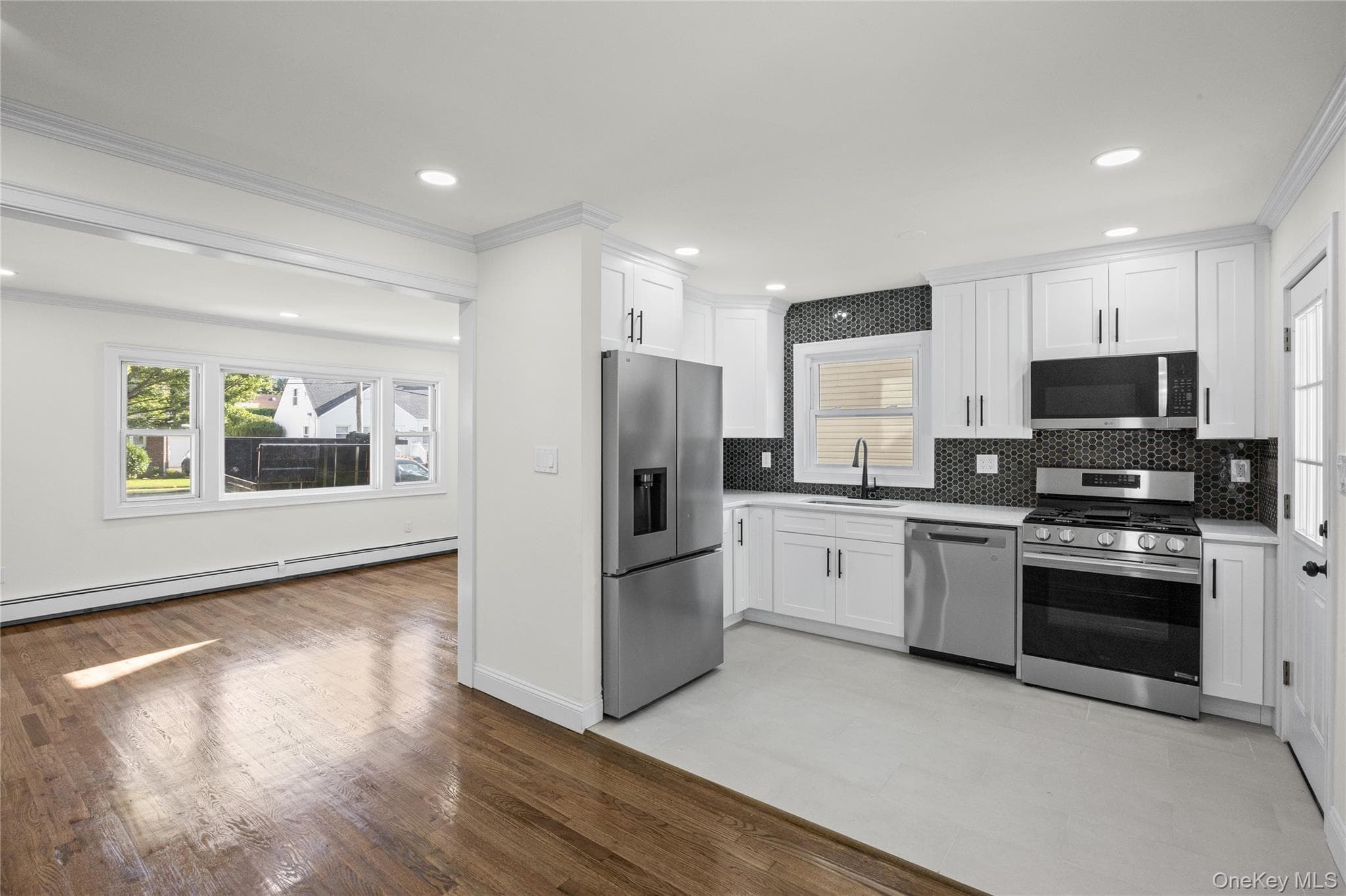843 Jerusalem Avenue thumbnail 6