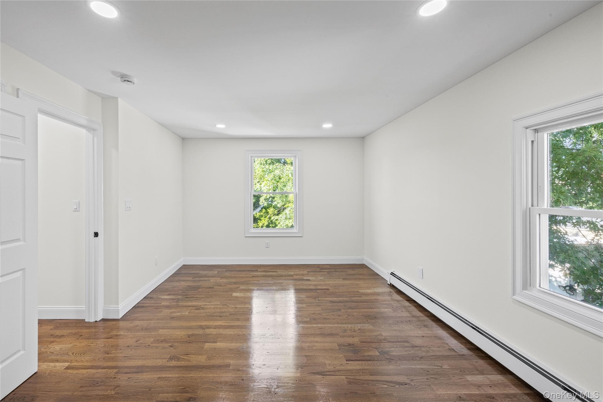 843 Jerusalem Avenue thumbnail 25