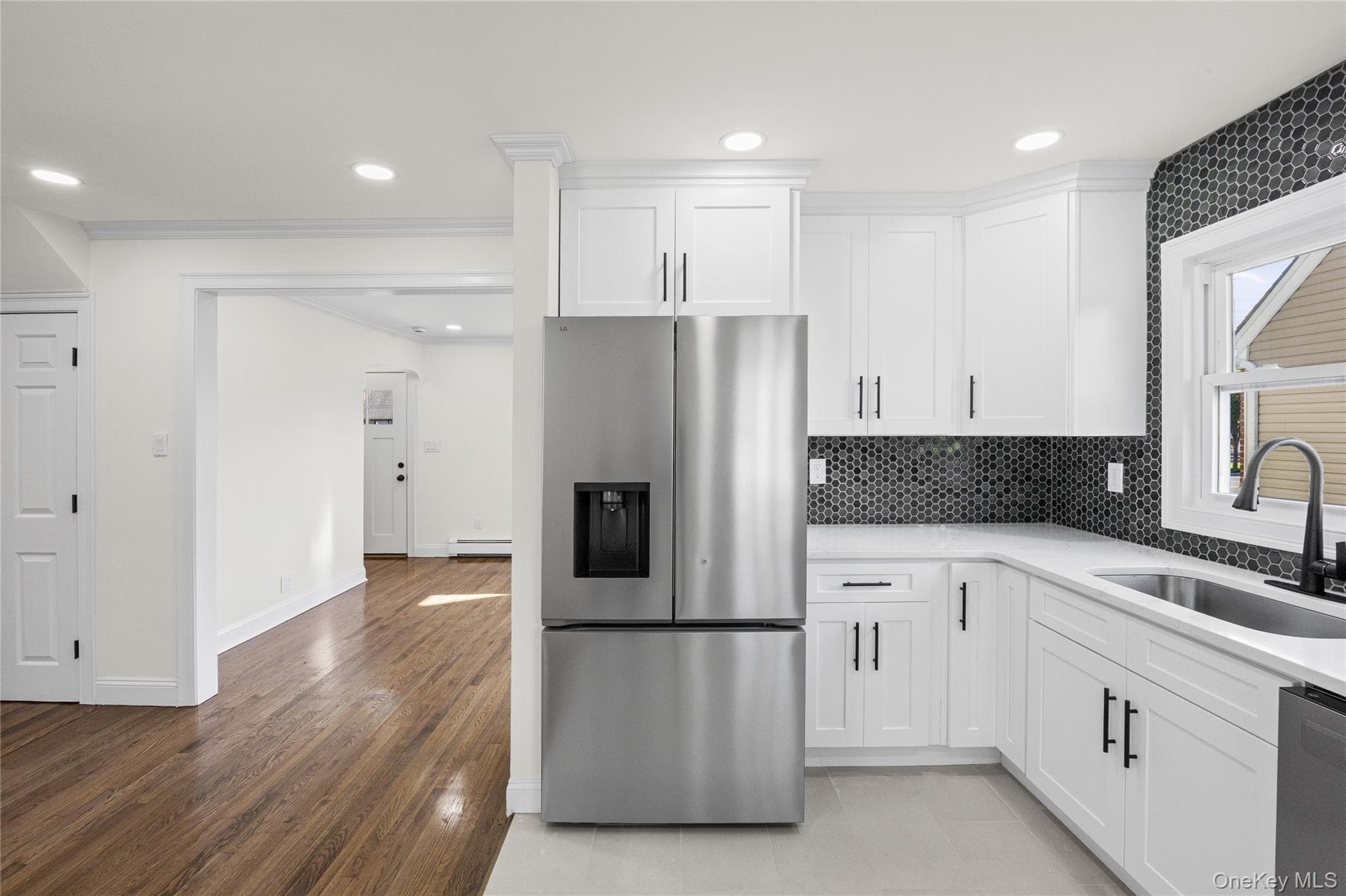 843 Jerusalem Avenue thumbnail 10