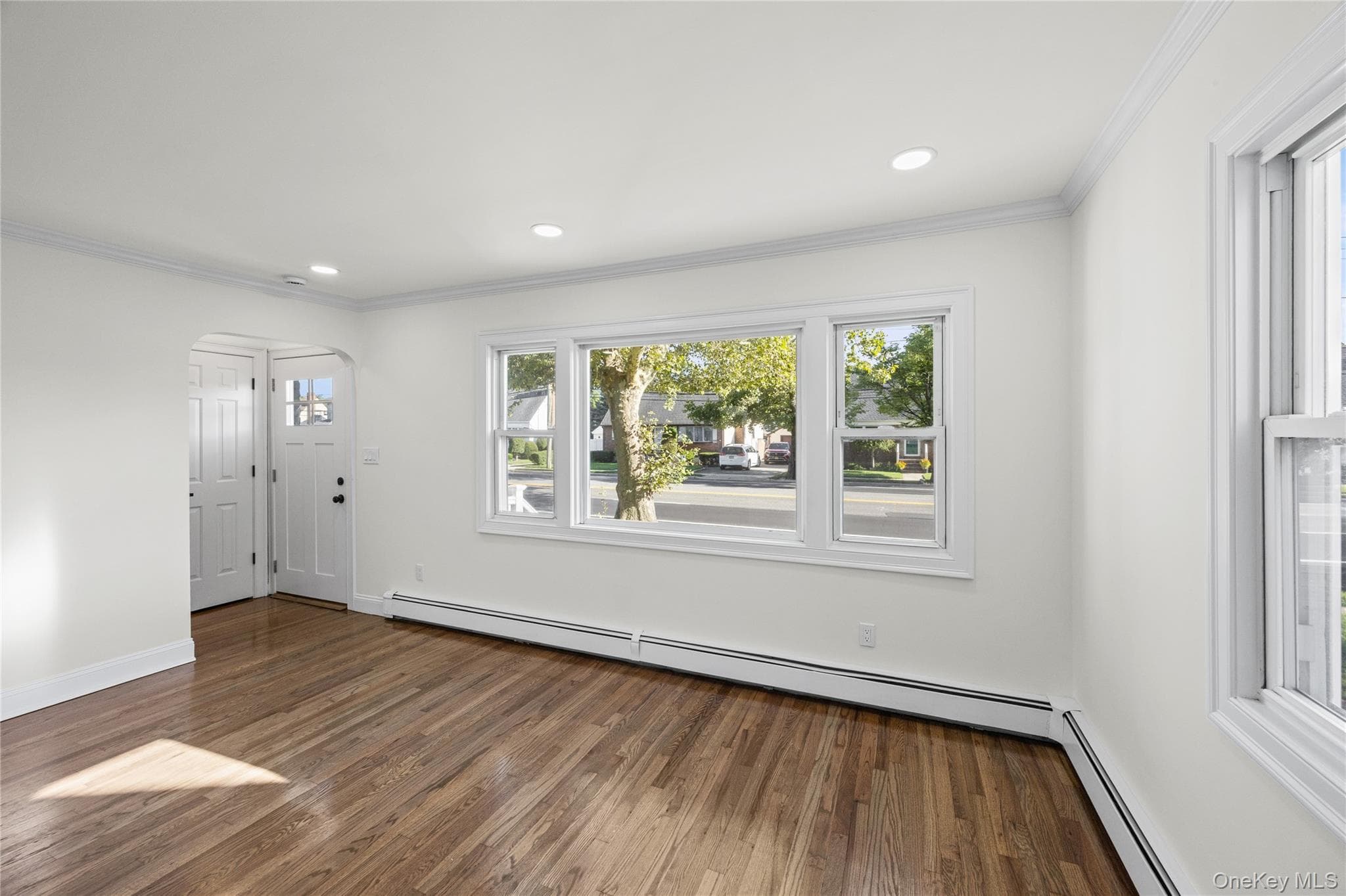 843 Jerusalem Avenue thumbnail 5