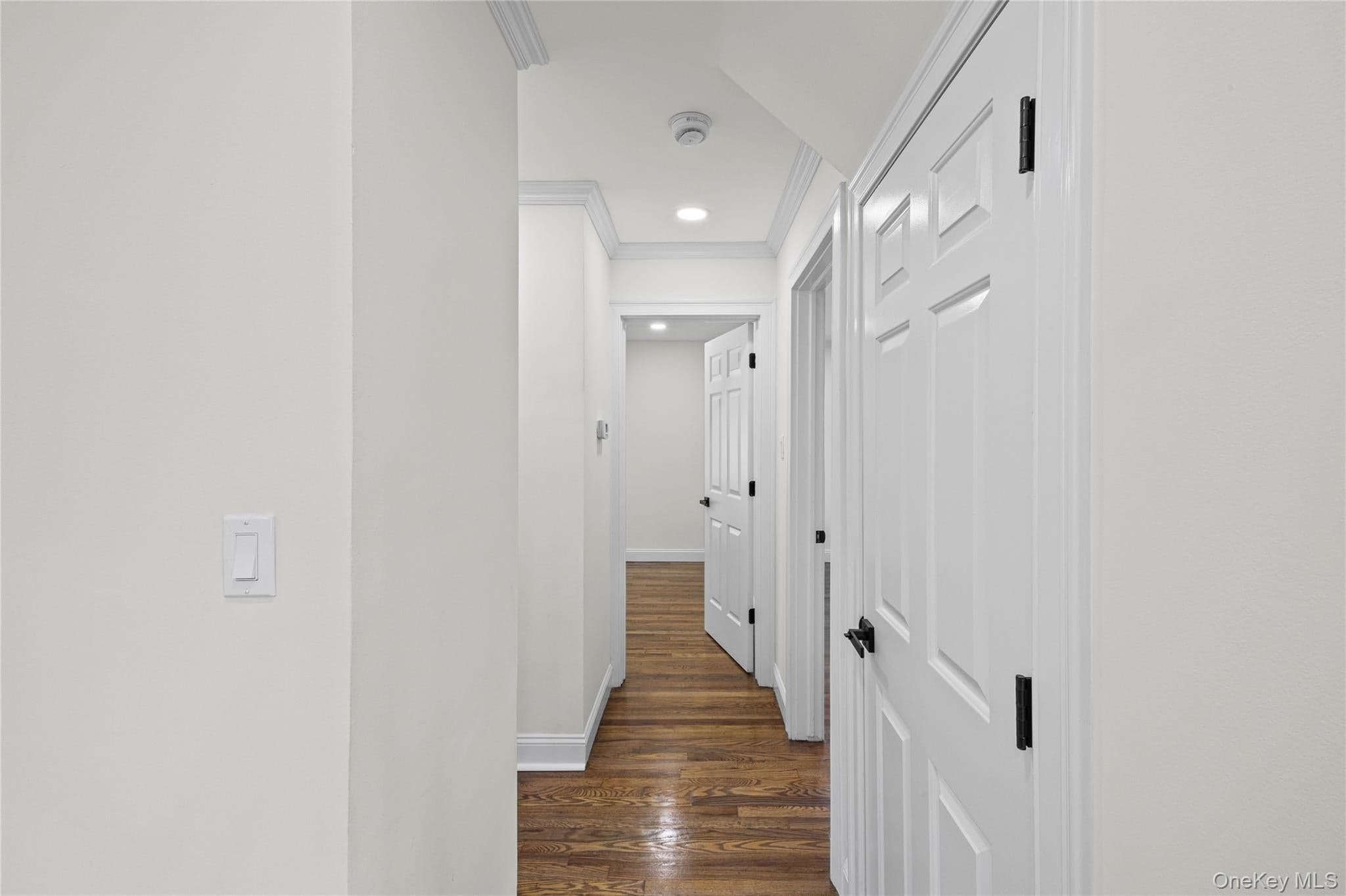 843 Jerusalem Avenue thumbnail 17