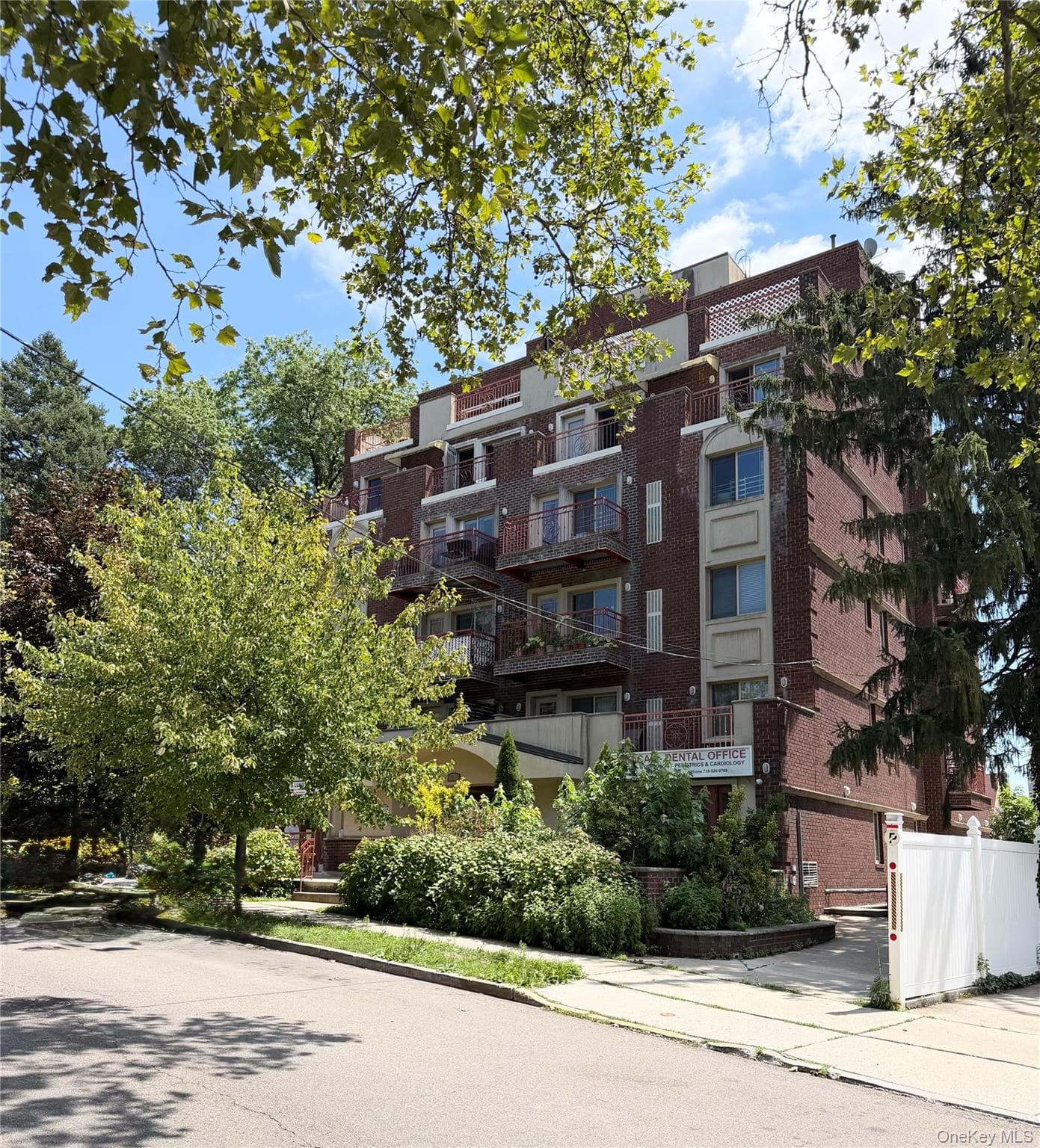 170-12 Highland Avenue Unit: 304, Jamaica Estates