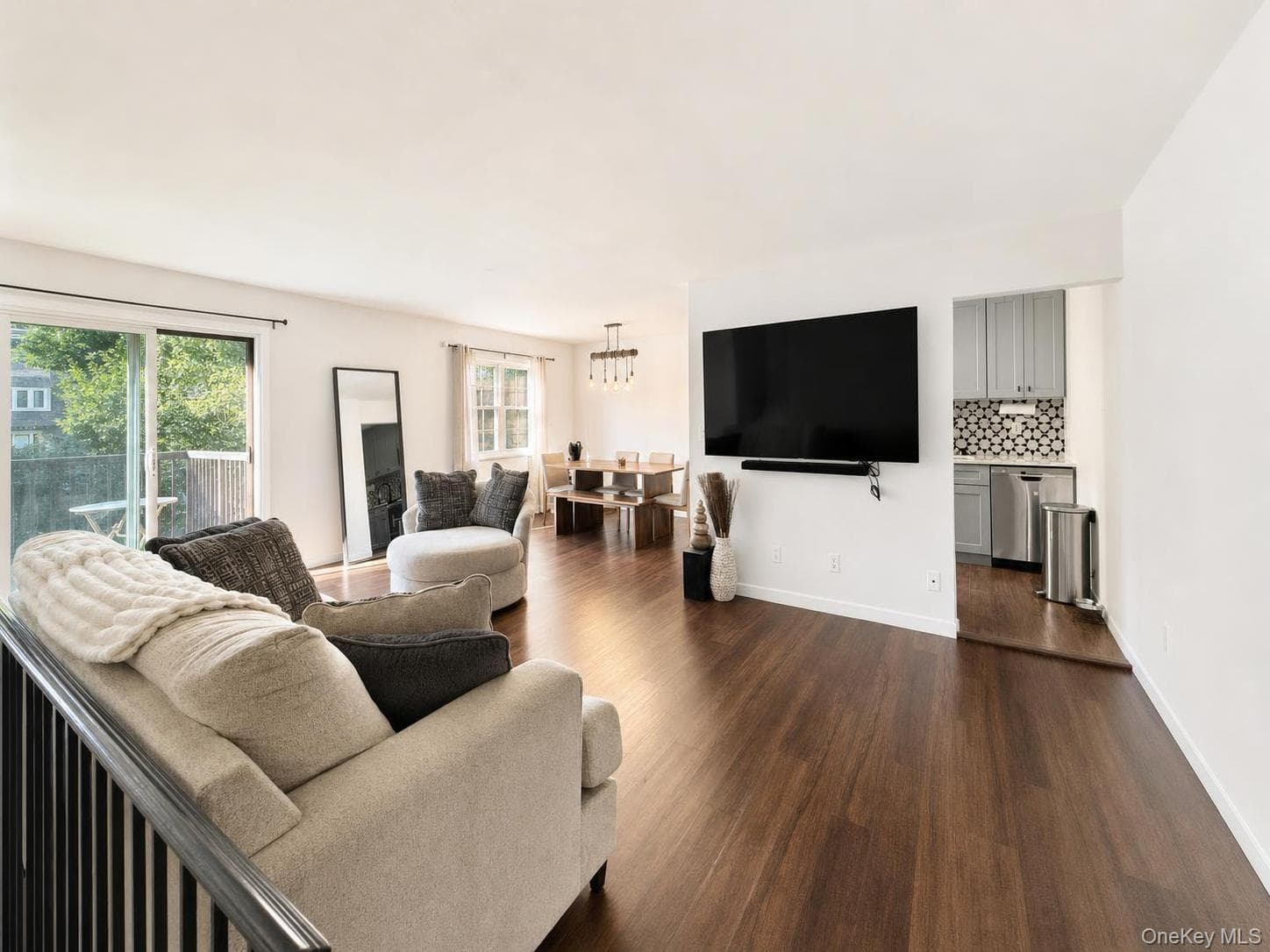 408 Carpenter Avenue Unit: 4 thumbnail 10