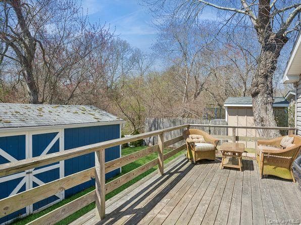 337 Three Mile Harbo Rd Unit: 10 thumbnail 15