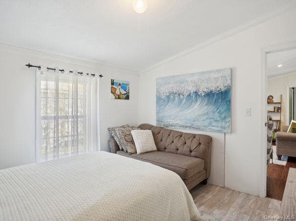 337 Three Mile Harbo Rd Unit: 10 thumbnail 4