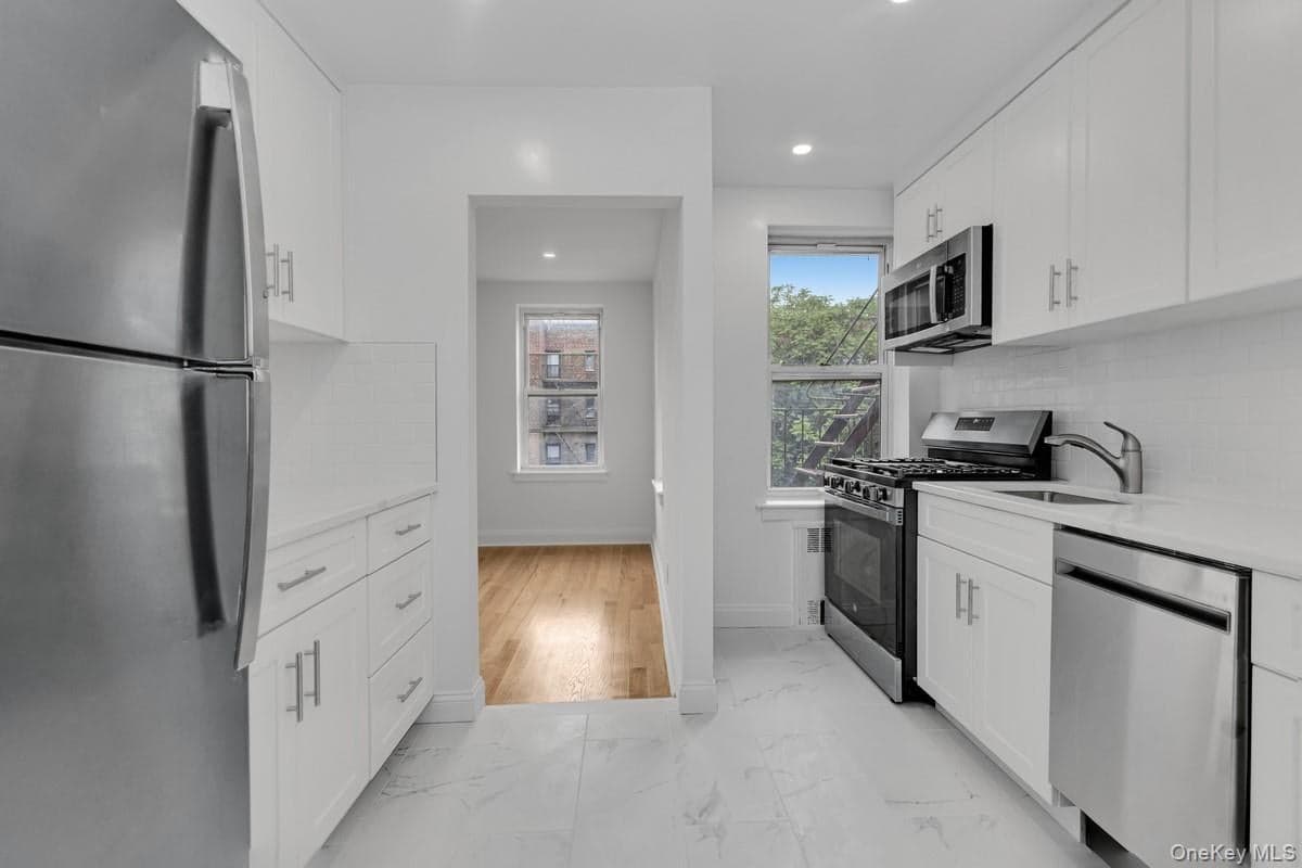 66-33 Yellowstone Boulevard Unit: 5D photo 1