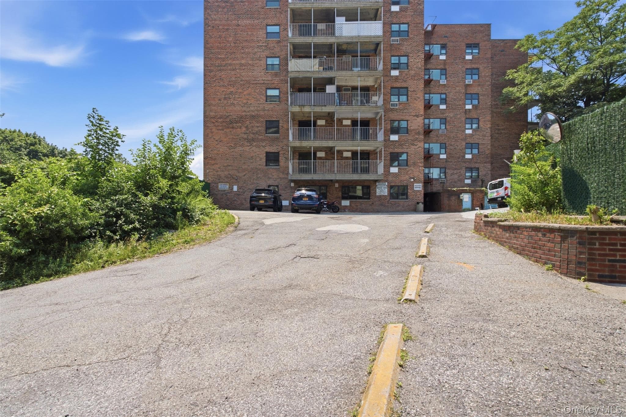 671 Bronx River Road Unit: 2N, Yonkers