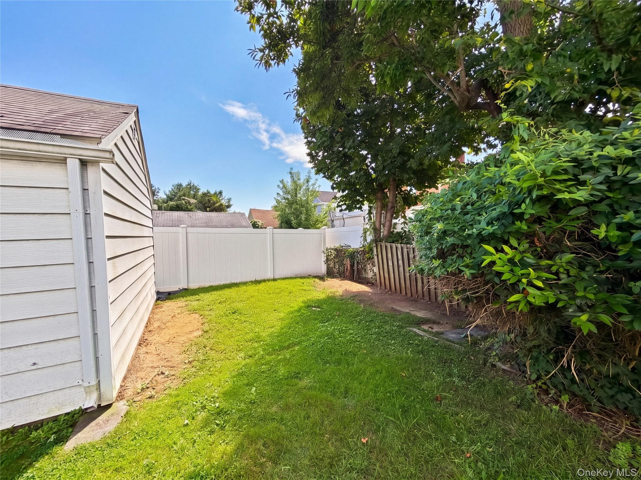 78 Gates Avenue thumbnail 35