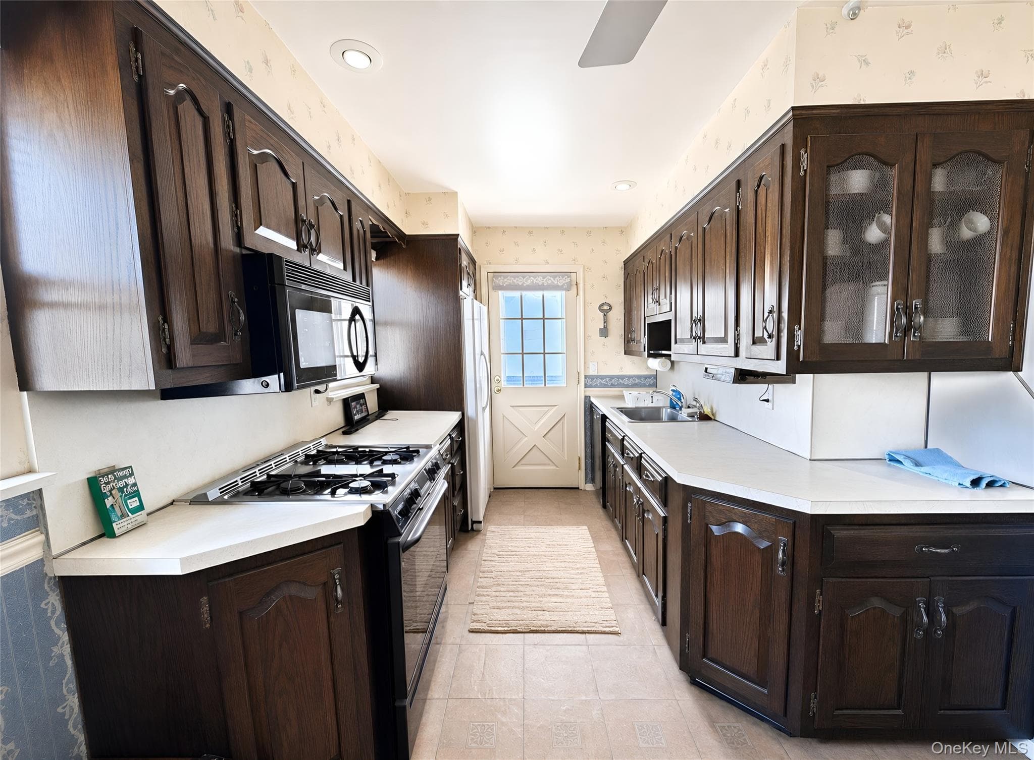 78 Gates Avenue thumbnail 12