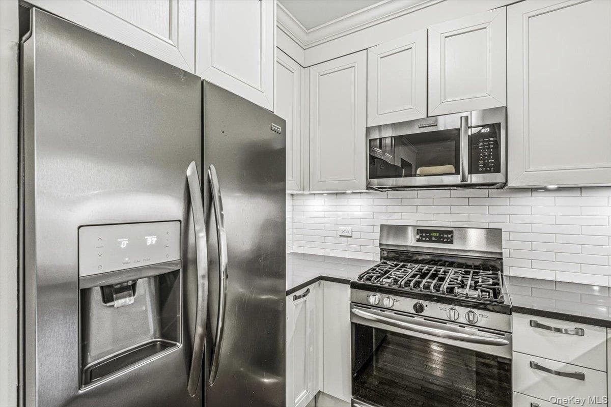 73-12 35th Avenue Unit: D32 thumbnail 12