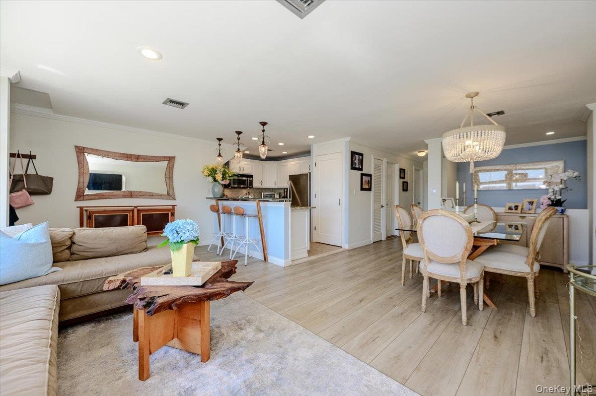543 W Broadway Unit: A thumbnail 6