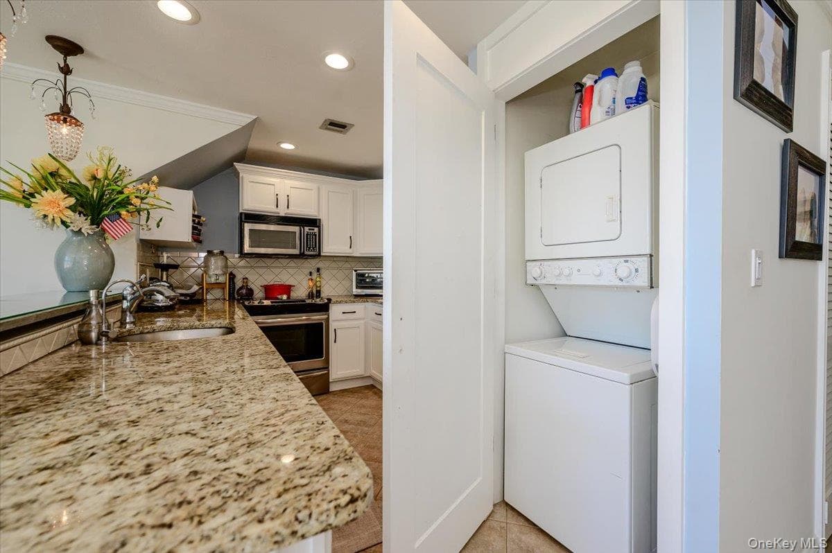 543 W Broadway Unit: A thumbnail 25