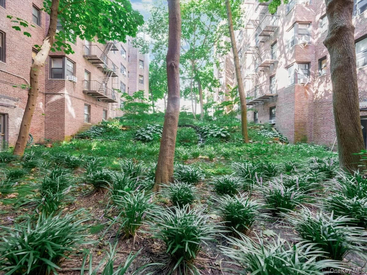 69-10 Yellowstone Boulevard Unit: 202 thumbnail 19
