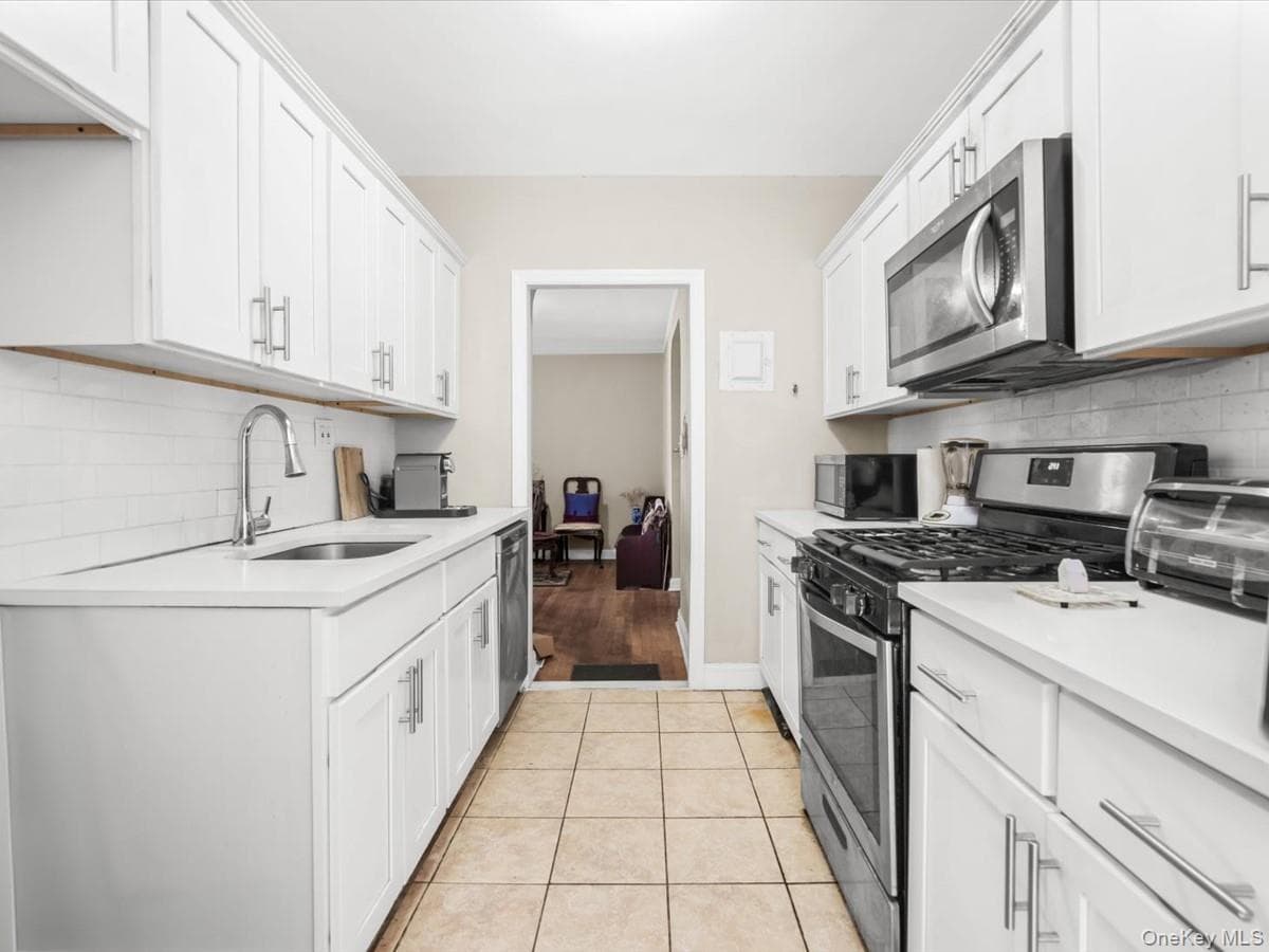 69-10 Yellowstone Boulevard Unit: 202 thumbnail 14