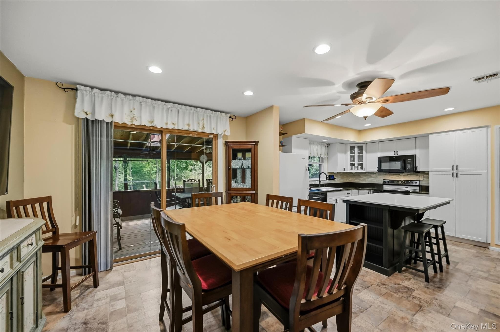 64 Forest Glen Road thumbnail 13