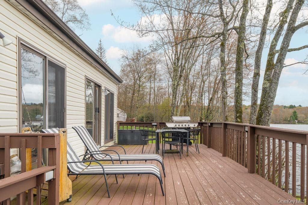 13 Redwood Lane thumbnail 16