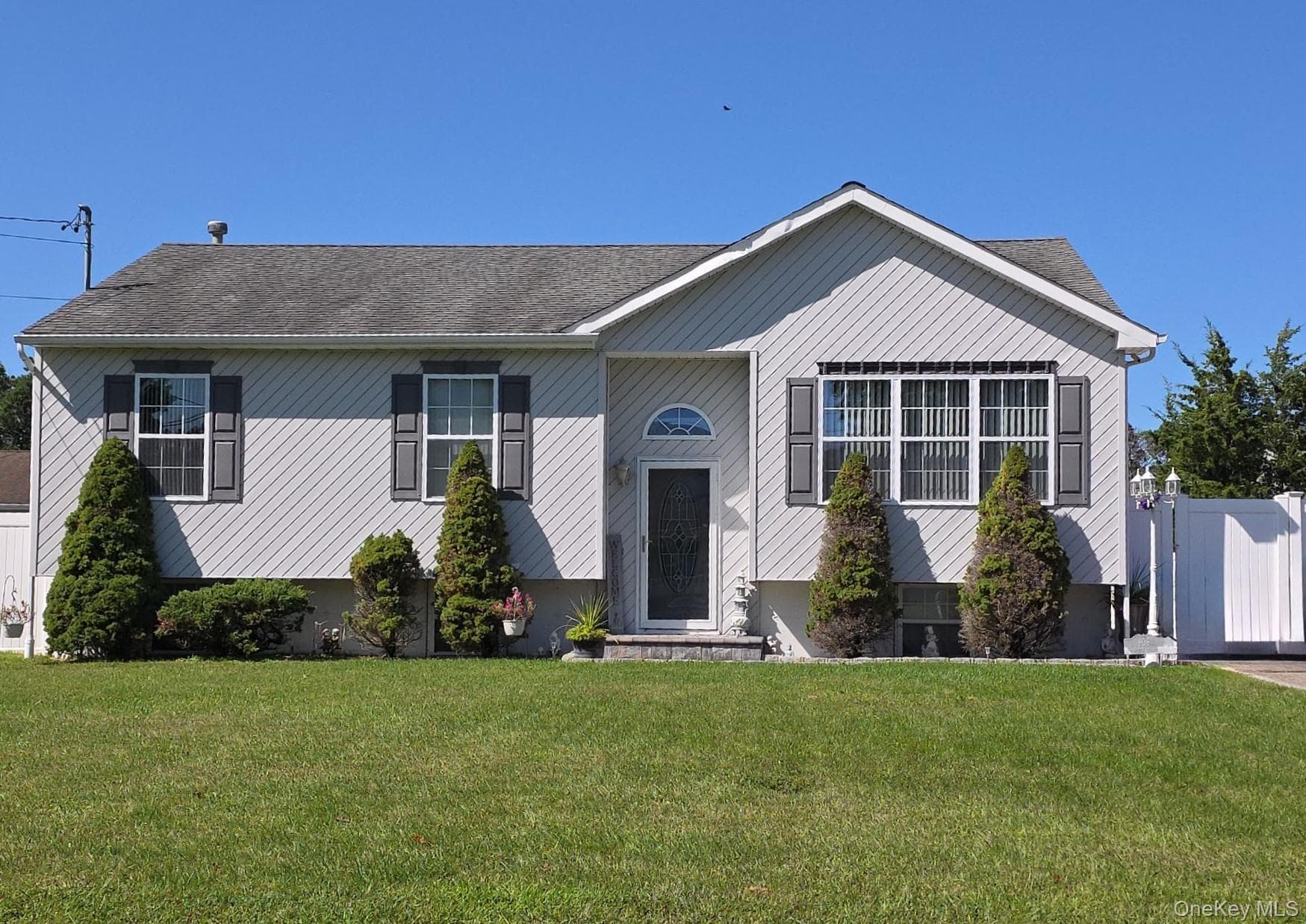 906 Bayview Avenue thumbnail 3