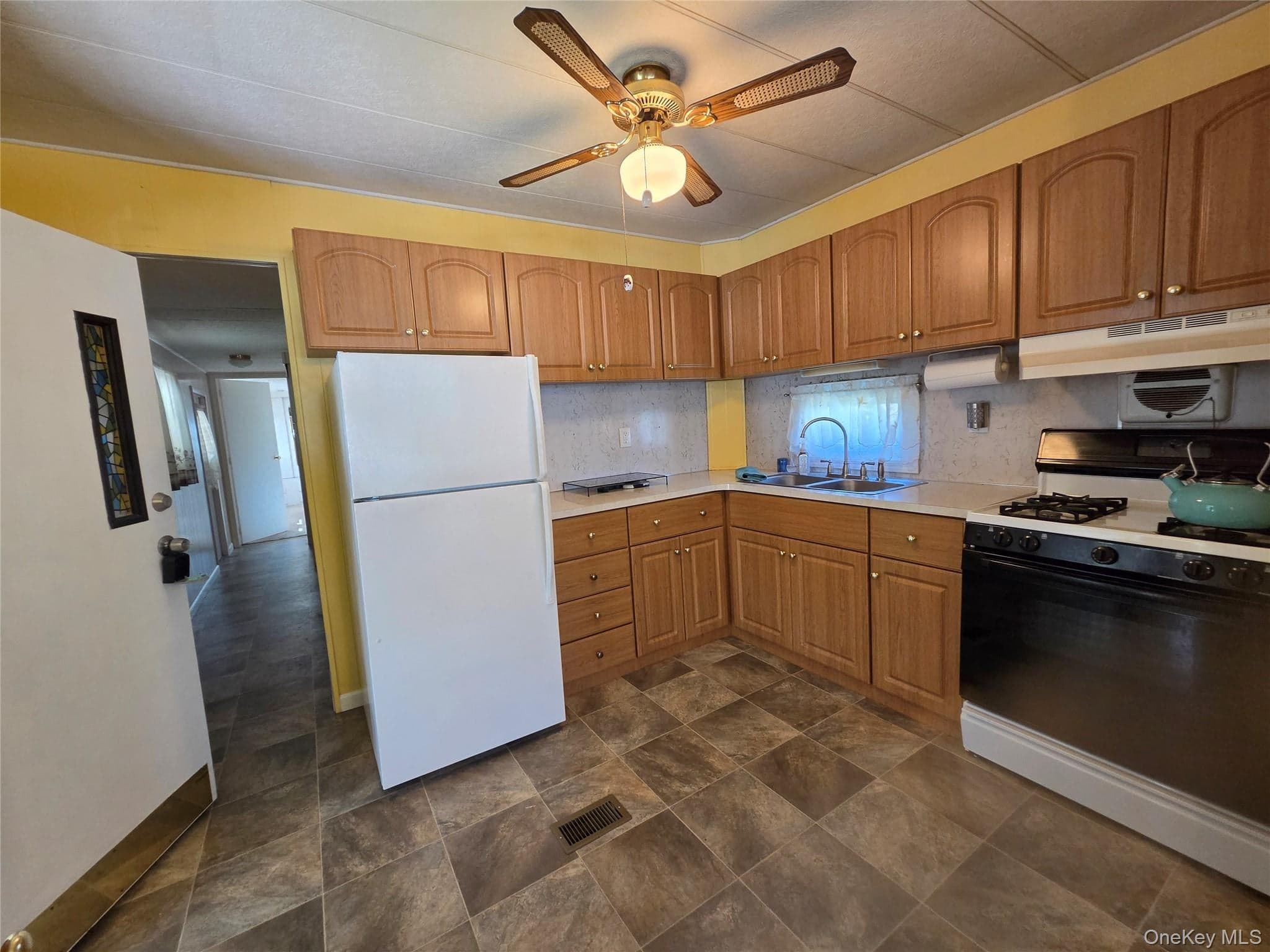 1661 Old Country Rd RD Unit: 282 thumbnail 7