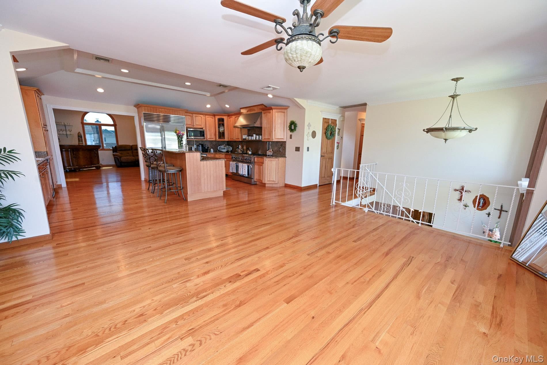 859 Maloon Avenue thumbnail 6