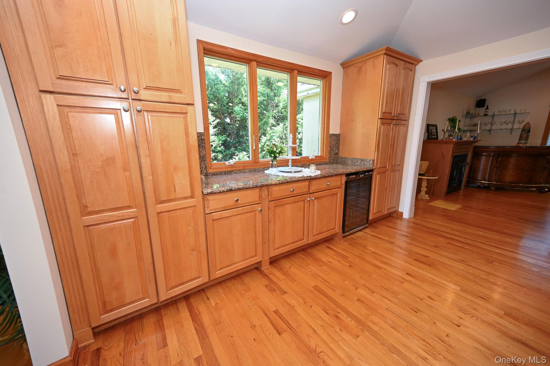 859 Maloon Avenue thumbnail 7
