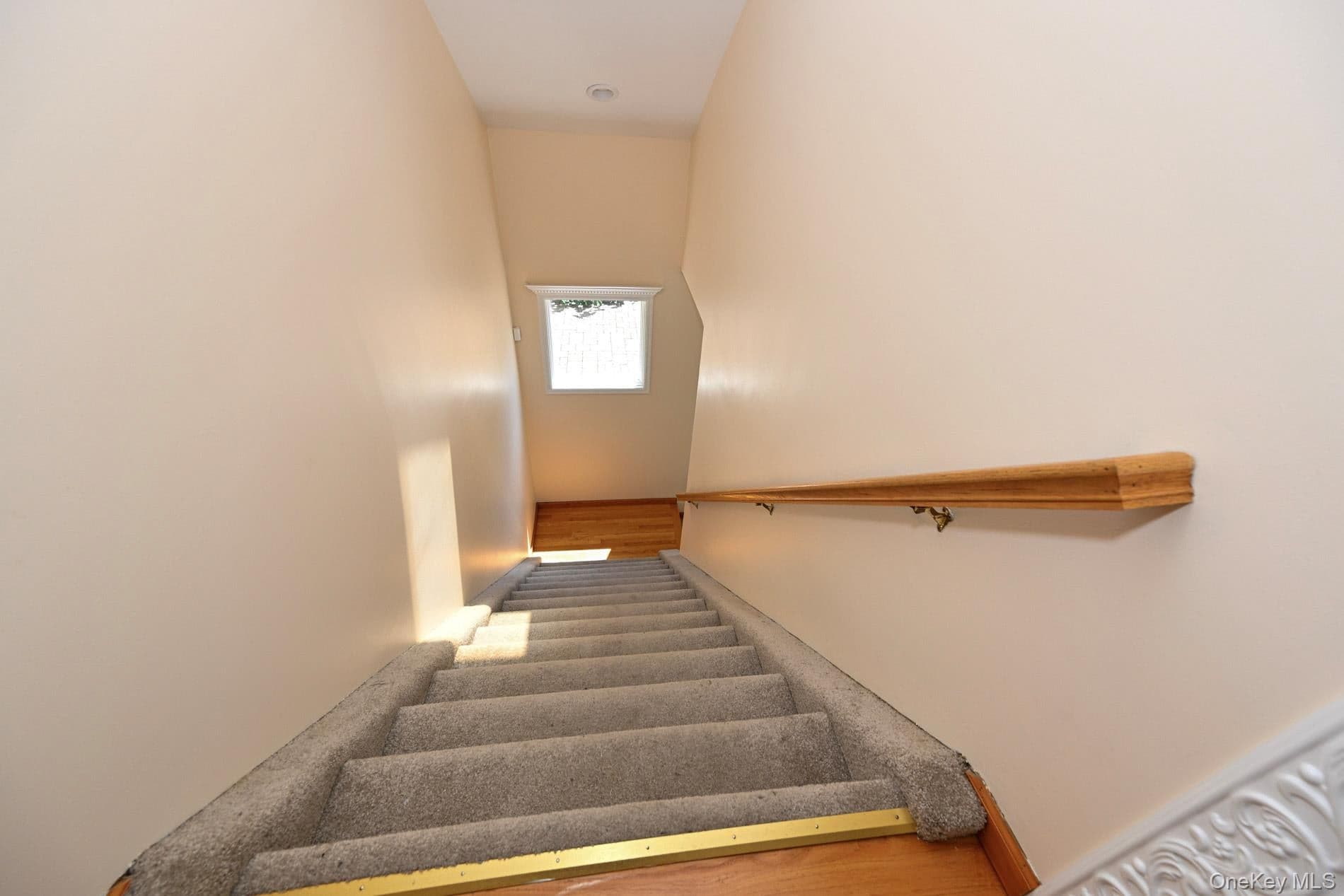 859 Maloon Avenue thumbnail 16