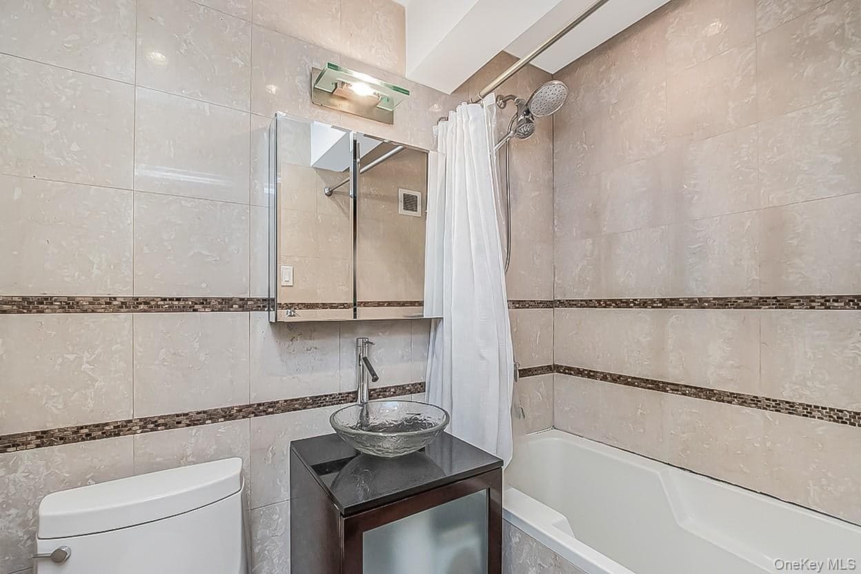 1874 Pelham Parkway Unit: 4A thumbnail 8