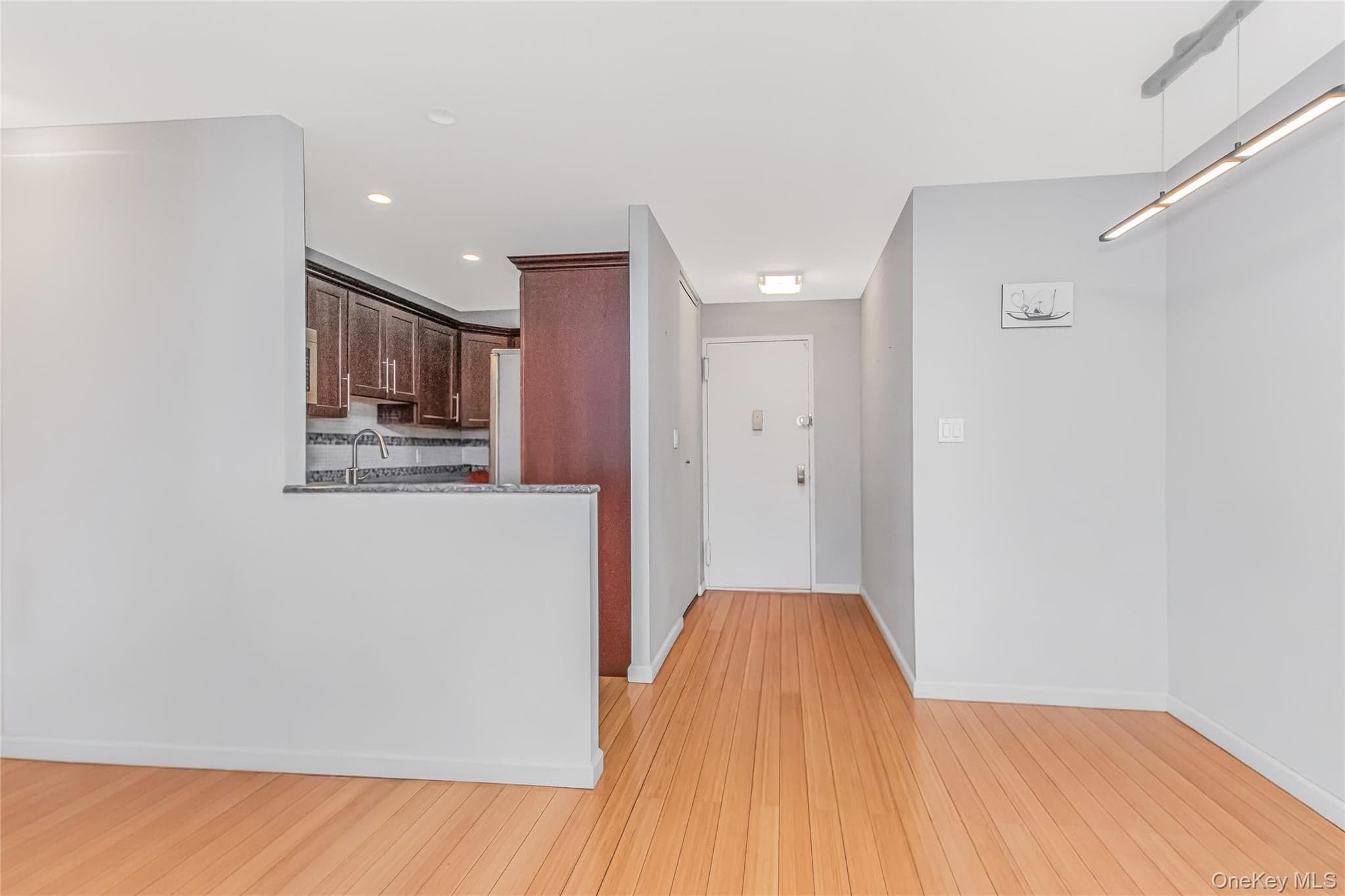 1874 Pelham Parkway Unit: 4A thumbnail 4