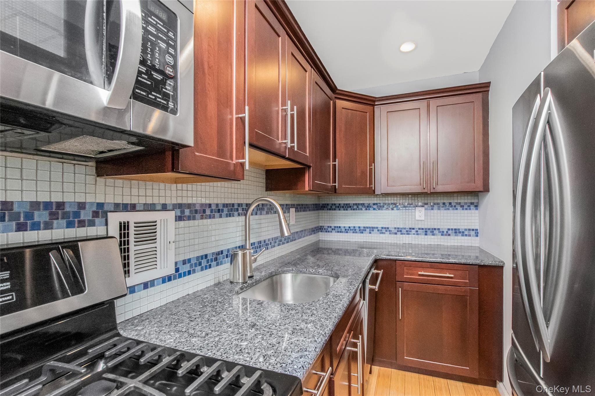 1874 Pelham Parkway Unit: 4A thumbnail 7