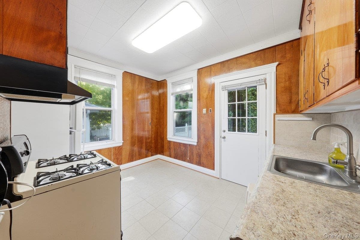158 Hillside Avenue thumbnail 10