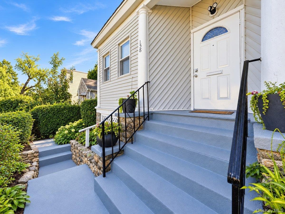 158 Hillside Avenue thumbnail 3