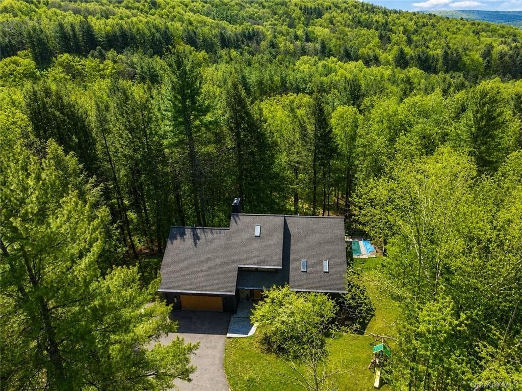 212 Meeker Road thumbnail 5