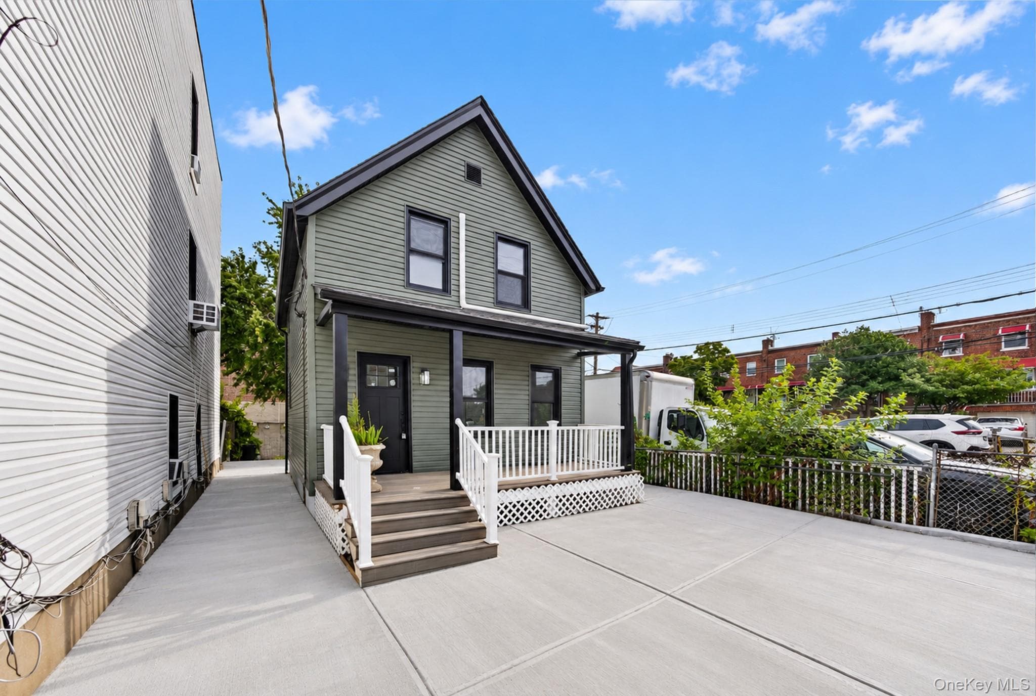 777 E 225th Street thumbnail 15