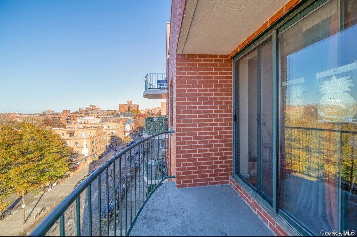 136-16 35th Avenue Unit: 7C thumbnail 4