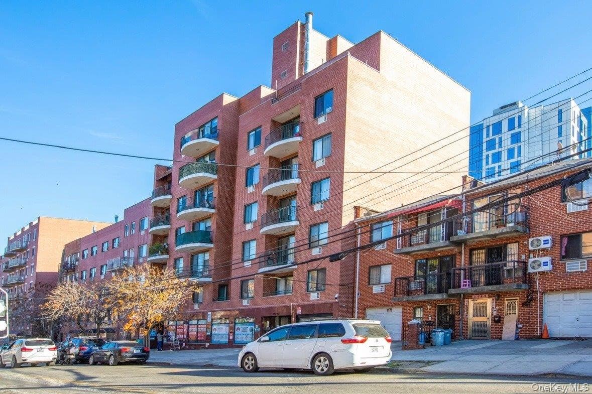 136-16 35th Avenue Unit: 7C photo 1