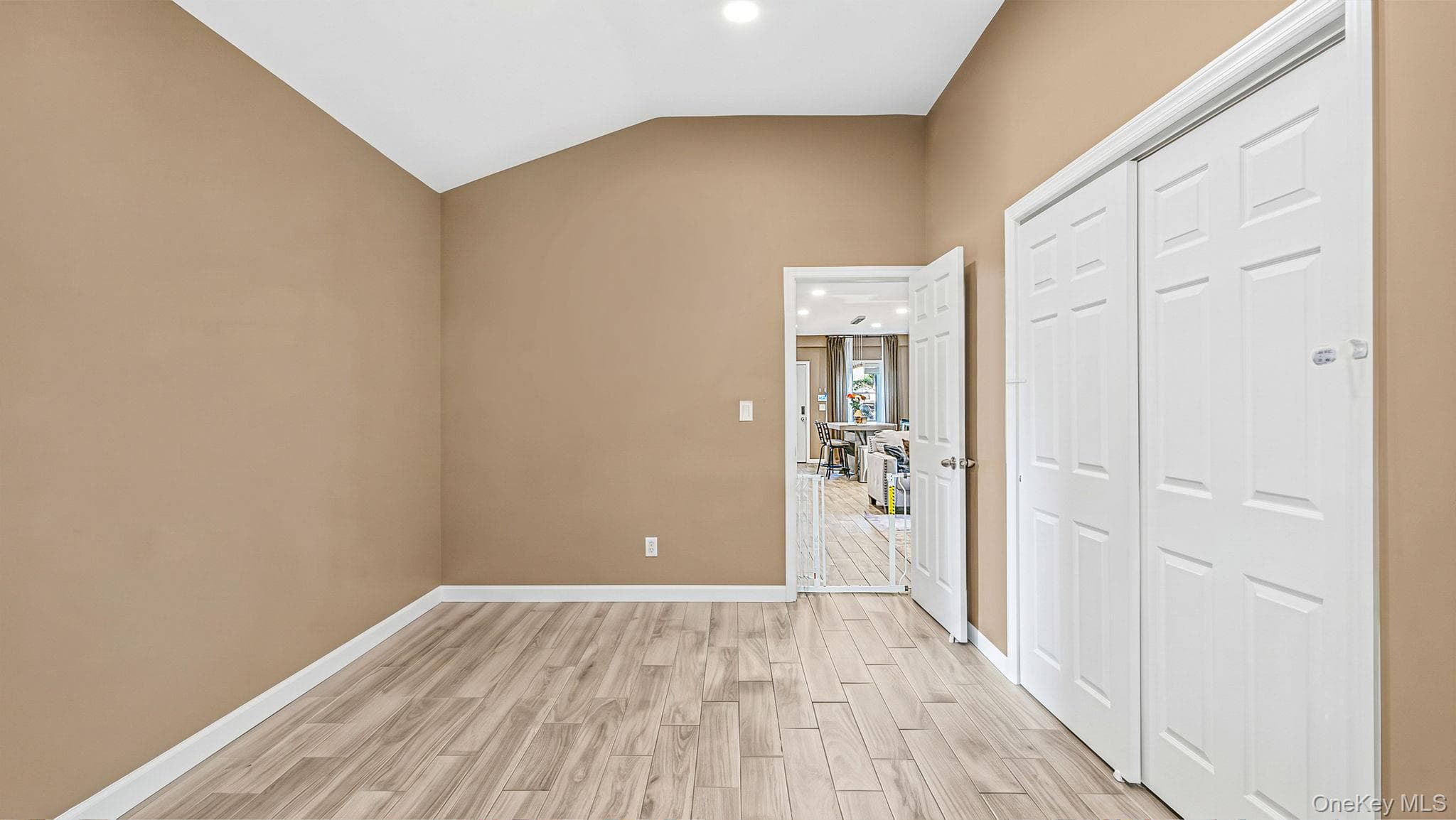 73 Lynbrook Drive thumbnail 26