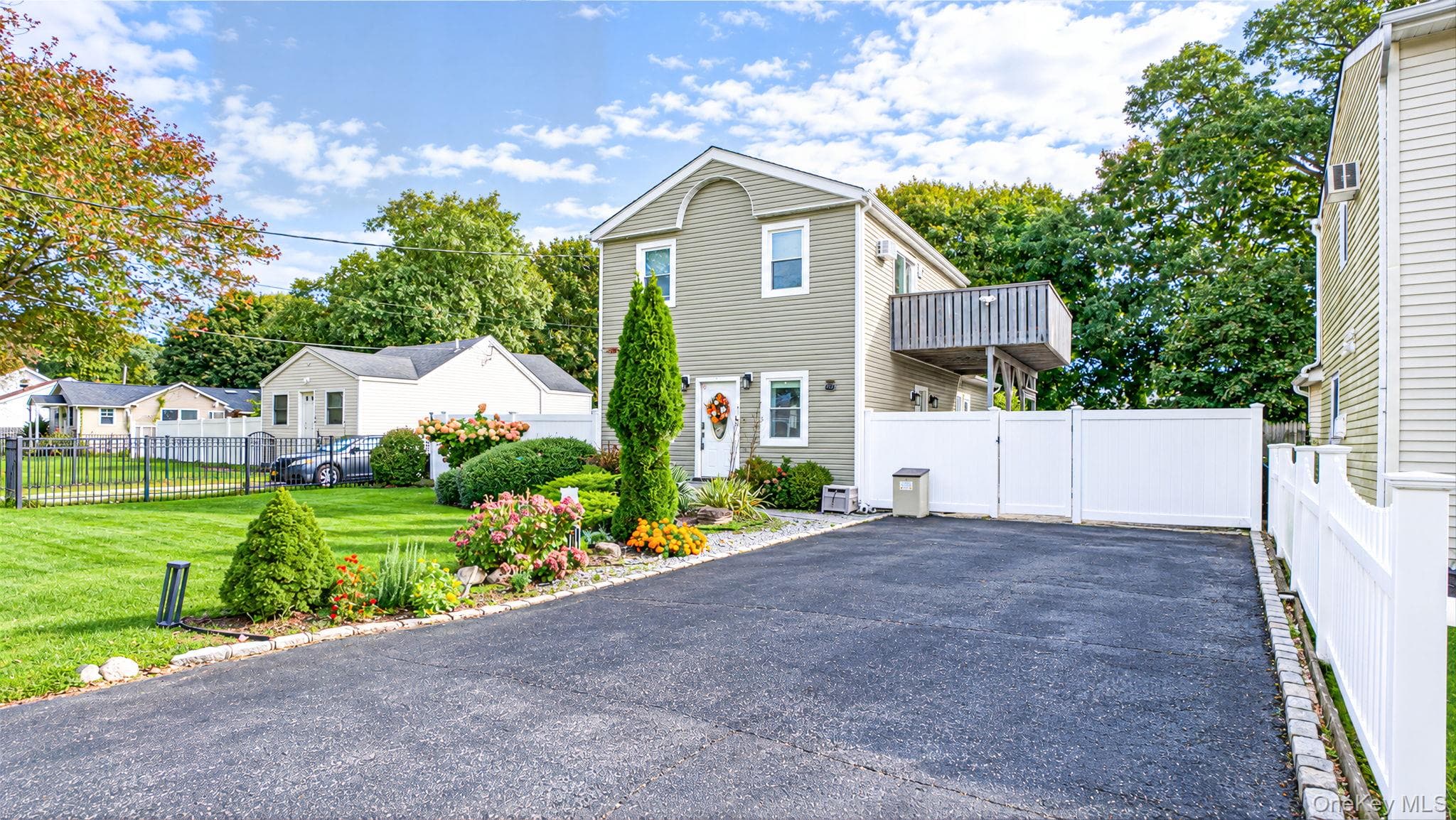 73 Lynbrook Drive thumbnail 3
