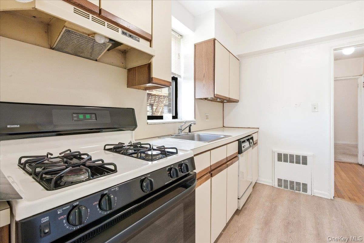 102-12 65th Avenue Unit: C35 thumbnail 14