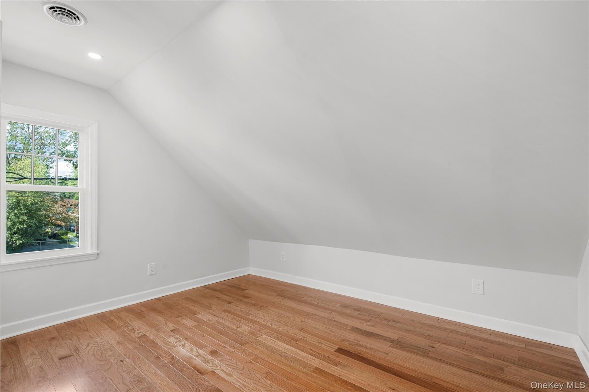 823 Lester Avenue thumbnail 19