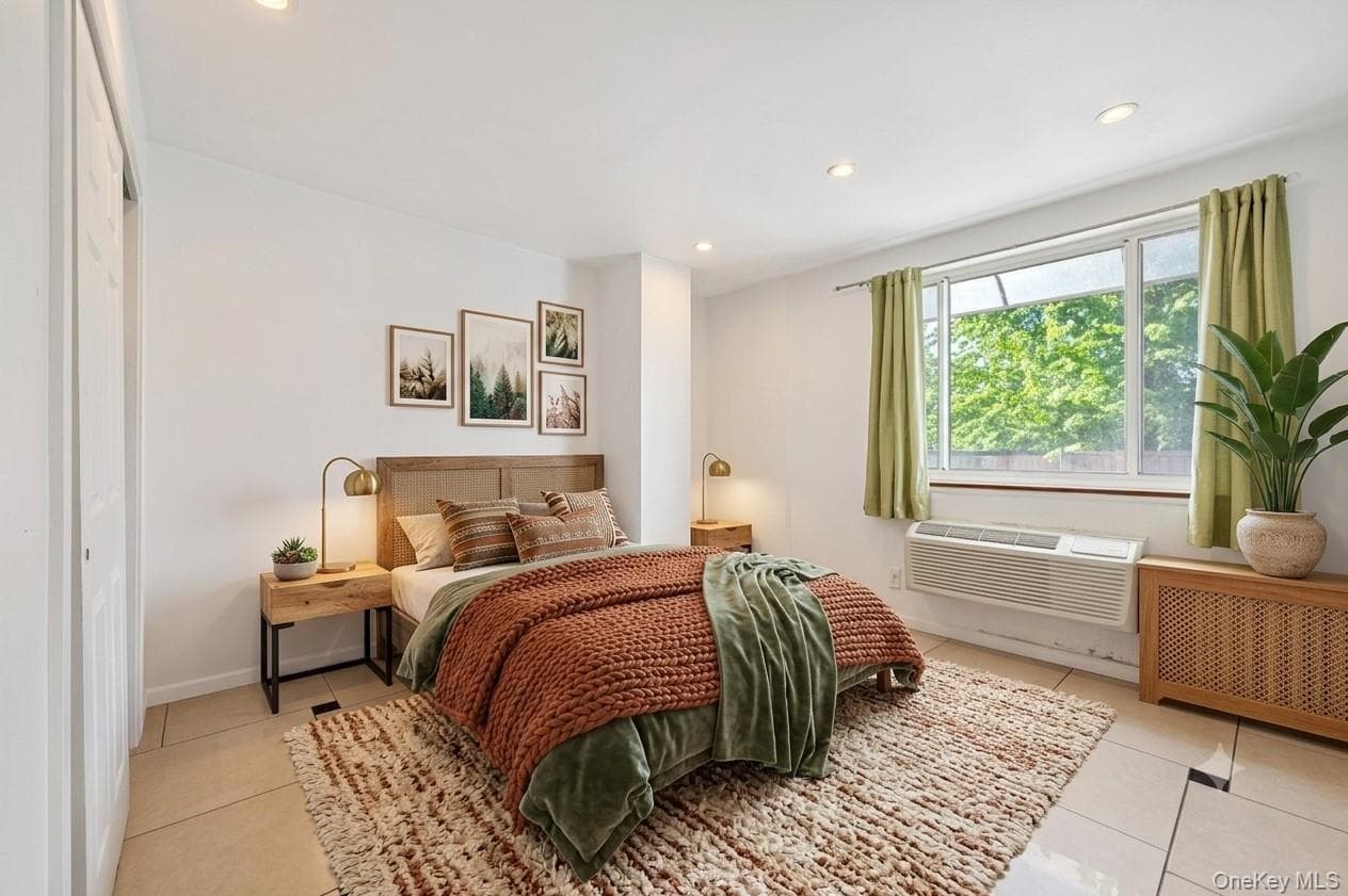 10607 Northern Boulevard Unit: 2B, Corona