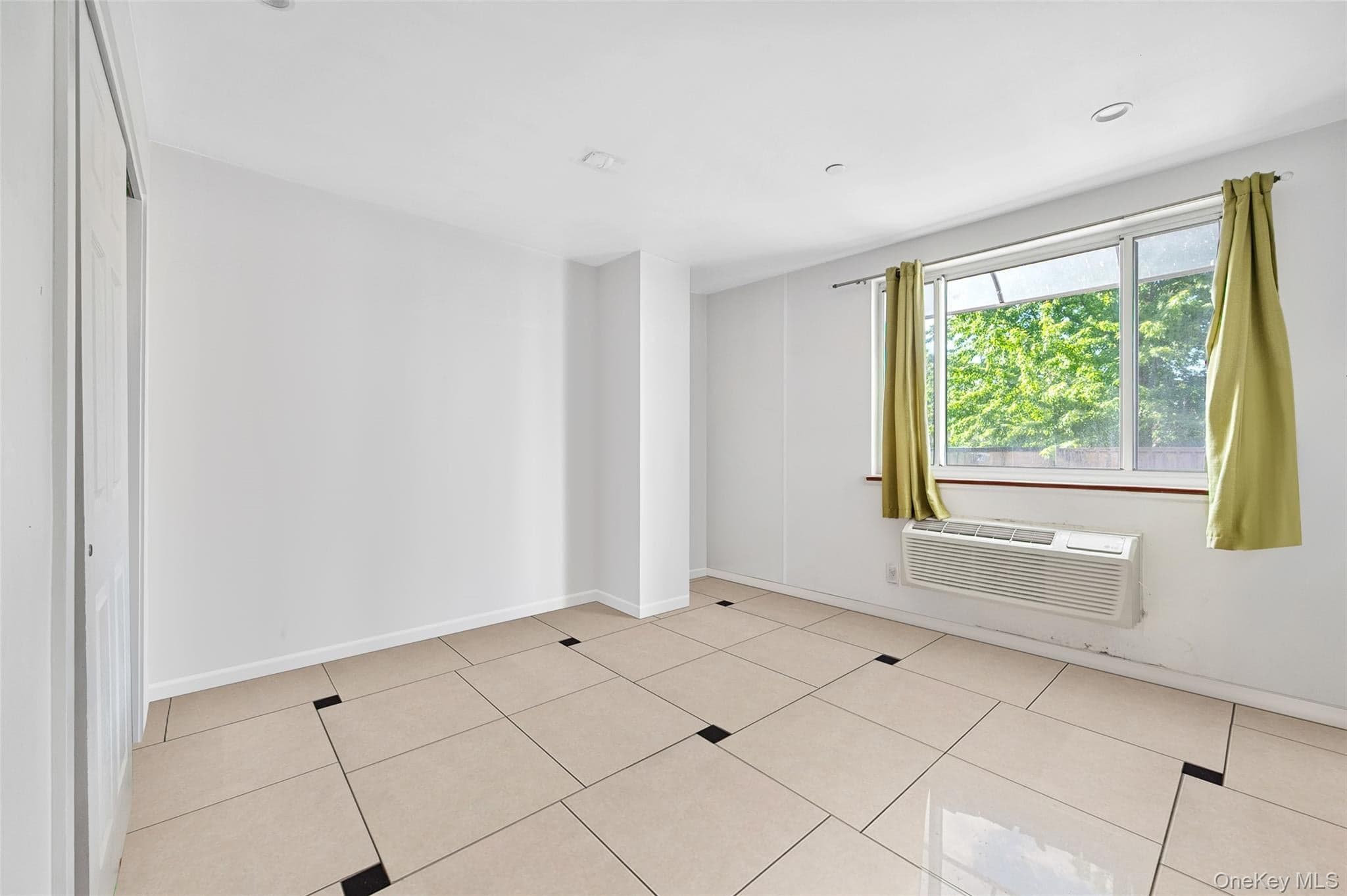 10607 Northern Boulevard Unit: 2B thumbnail 2